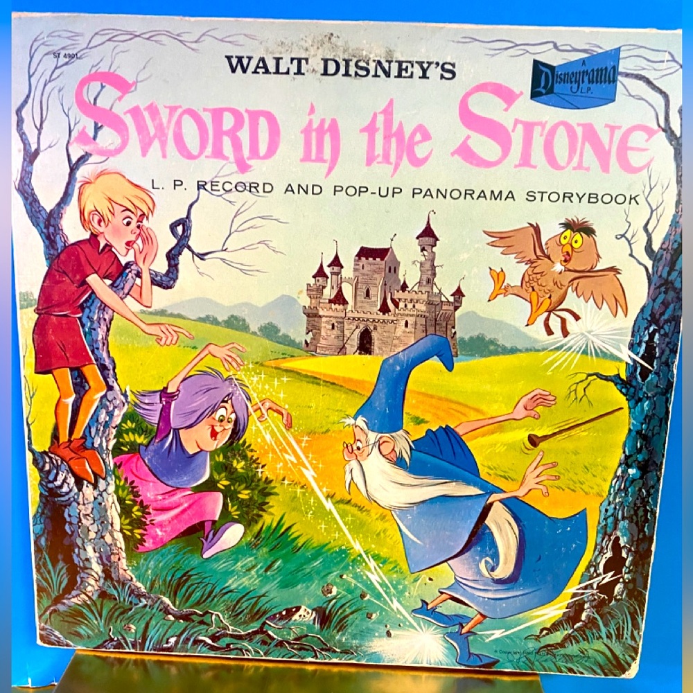 WALT DISNEY SWORD IN THE STONE 1963 VINYL RECORD & 3-D POP-UP PANORAMA STORYBOOK